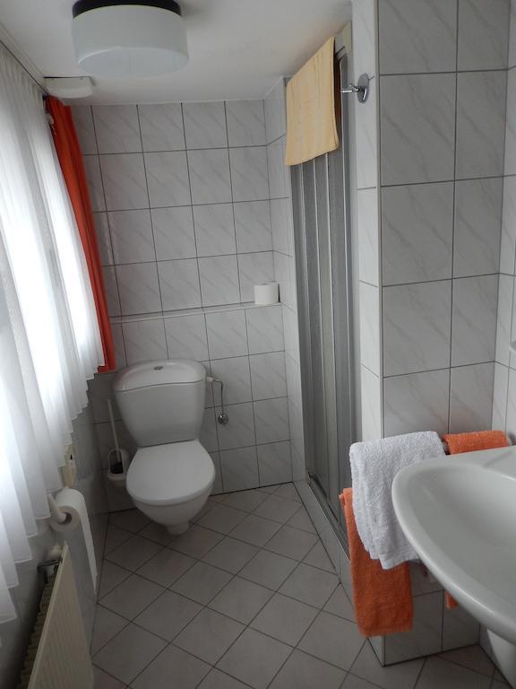 Hotel Zum Burghof Schoenberg Zimmer foto